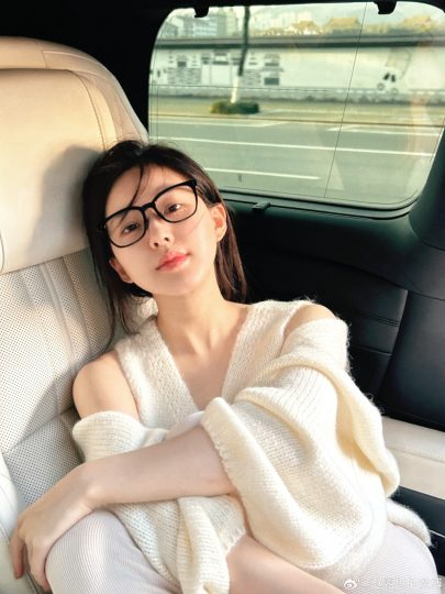 女神大会第1位选手:知名牙老嗨赵露思-抽象org